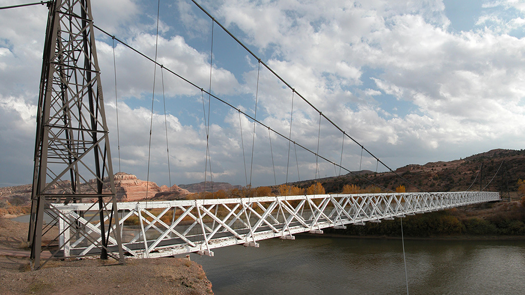 Dewey Bridge